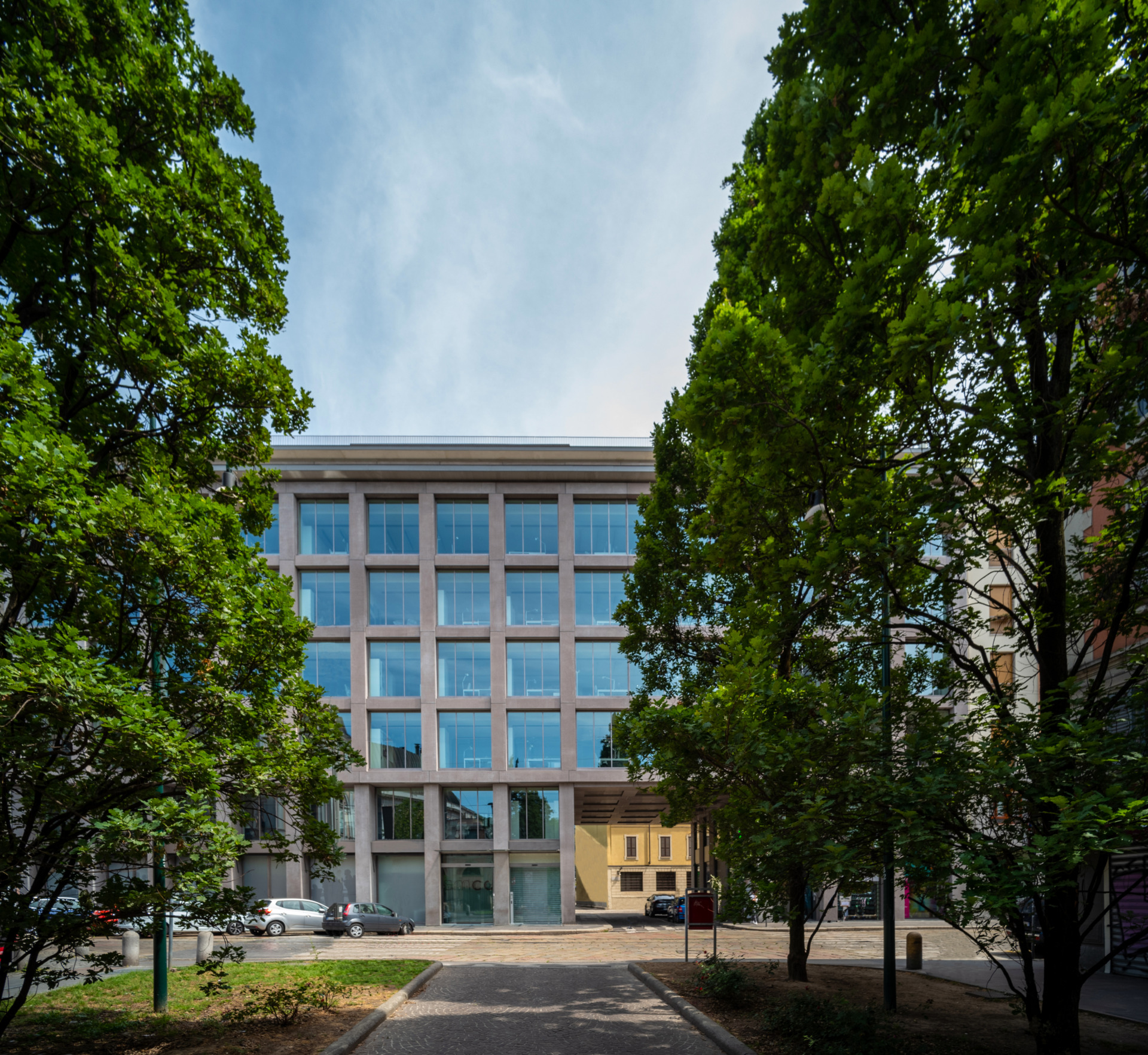 Dils advises Investire SGR in the sale of The Bridge, an Office Trophy asset in Milan’s CBD