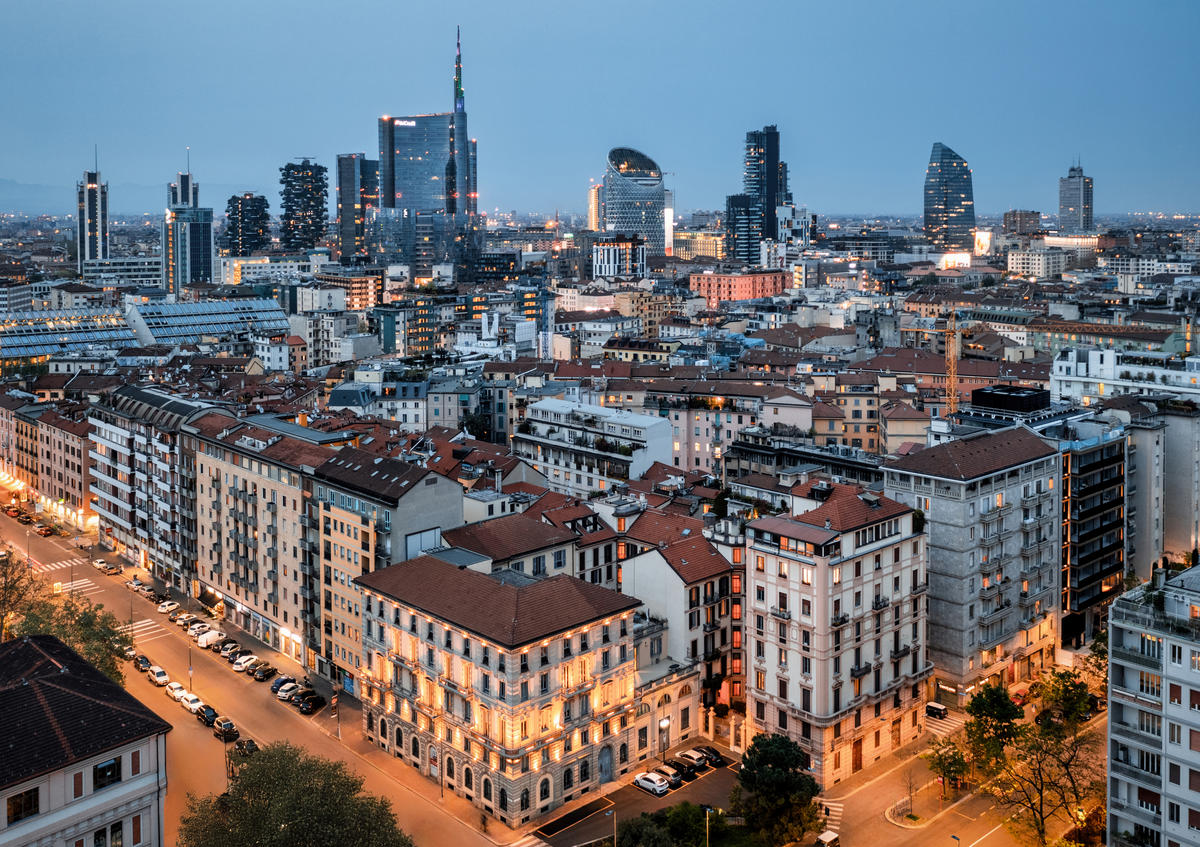 Dils advisor in the sale of a historic property at Piazzale Biancamano 8 in Milan
