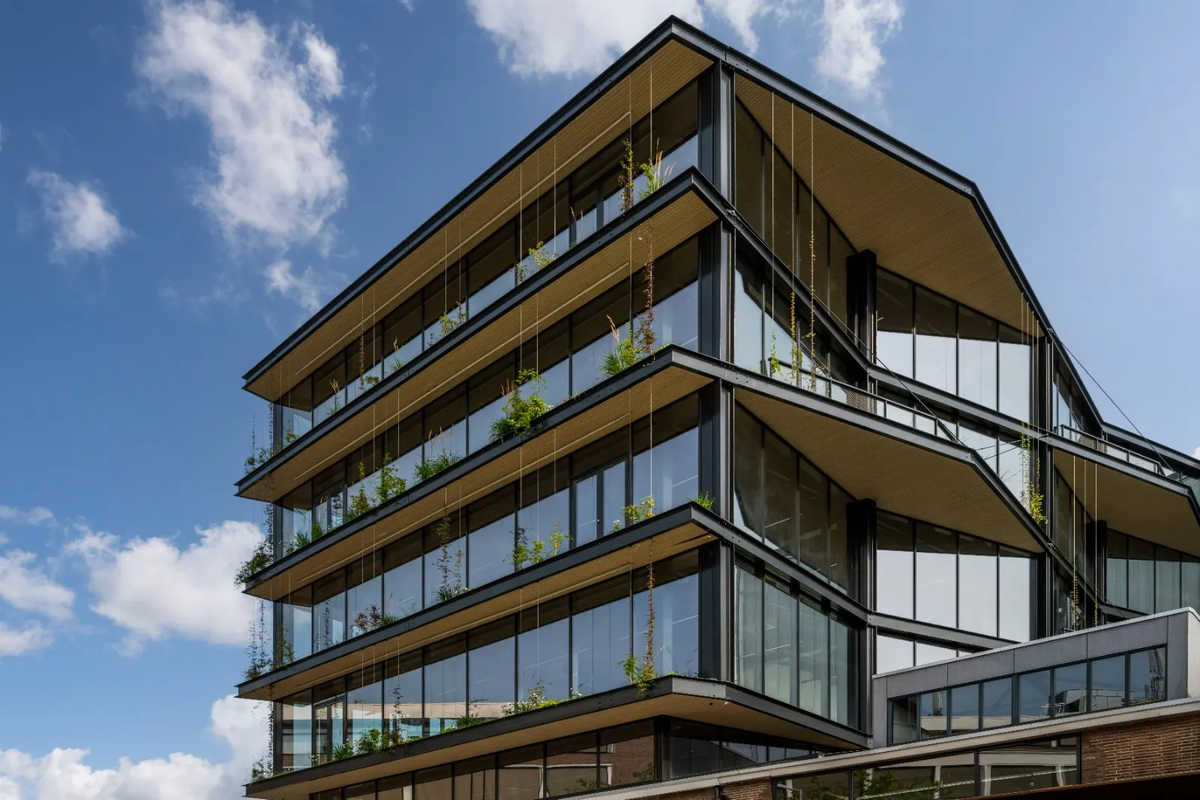 VGE advisor of JCDecaux in the lease of 700 sqm of office space